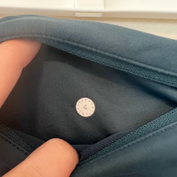 Lululemon Speed Up Tight Warp Tech 28" submarine - Picture 6 of 6